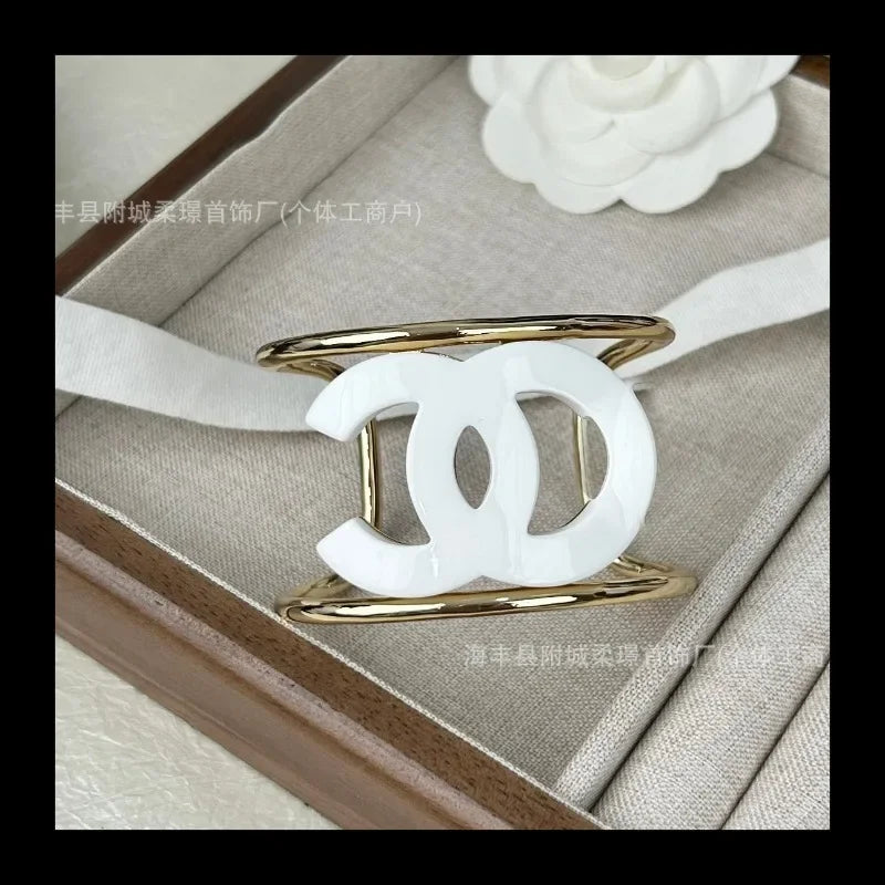 Timeless Acrylic Bracelet Women Elegant Minimalist Jewelry Accessory Everyday Wear