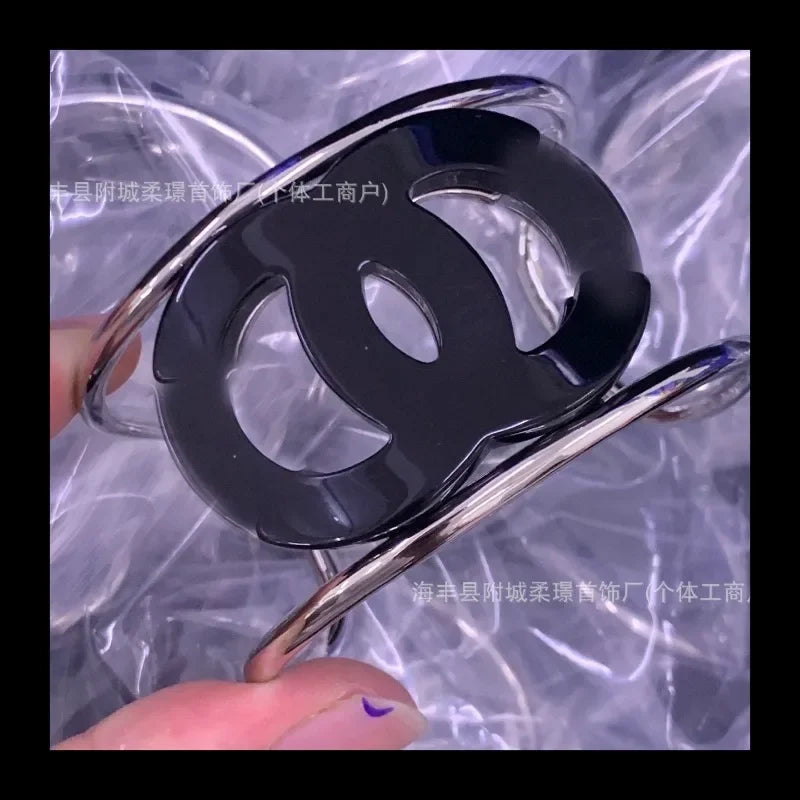 Timeless Acrylic Bracelet Women Elegant Minimalist Jewelry Accessory Everyday Wear